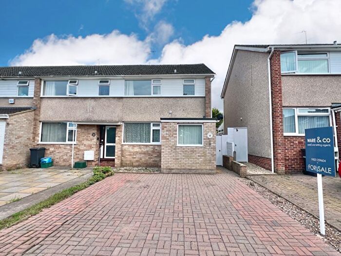 3 Bedroom Terraced House For Sale In Glen Drive, Taunton, TA2