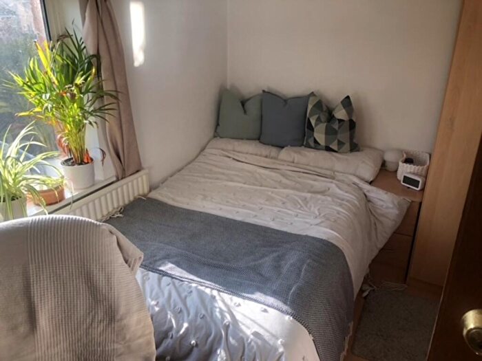 5 Bedroom House To Rent In Lockleaze Road, Bristol, BS7