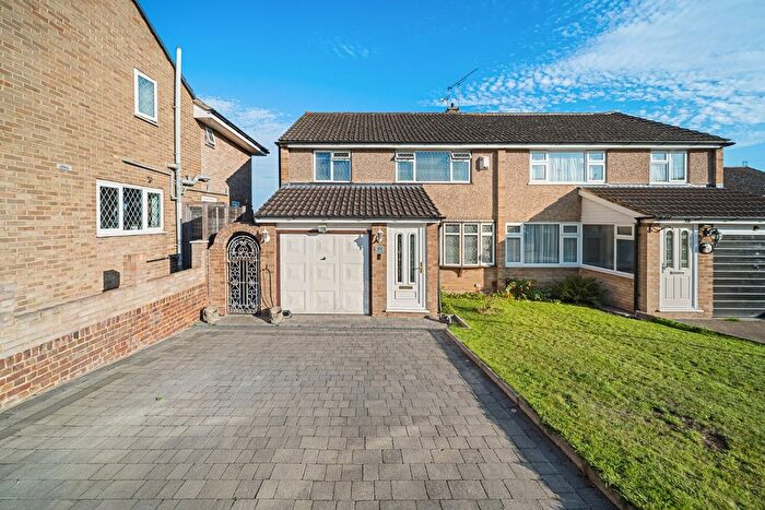 3 Bedroom Semi-detached House For Sale In Saxon Close, Northfleet, Gravesend, Kent, DA11