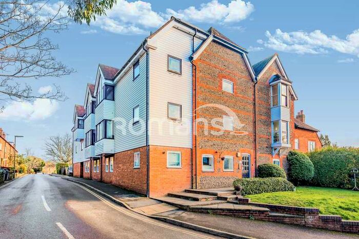 2 Bedroom Apartment To Rent In Crondall Lane, GU9