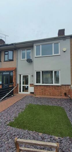 3 Bedroom Terraced House To Rent In Kelly Way, Romford, Essex, RM6