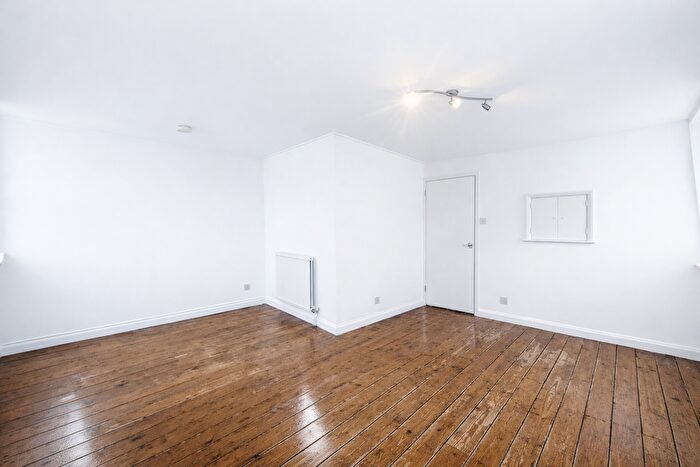 Studio For Sale In Winthorpe Road, London, SW15