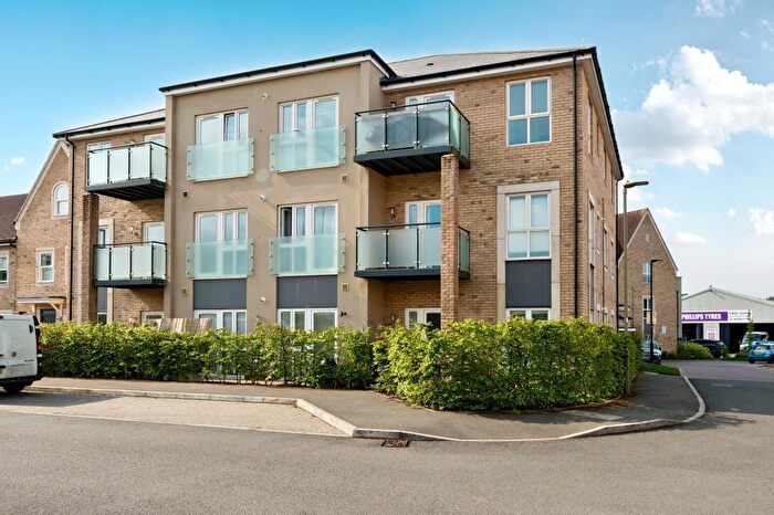 2 Bedroom Flat For Sale In Bicester, Oxfordshire, OX26