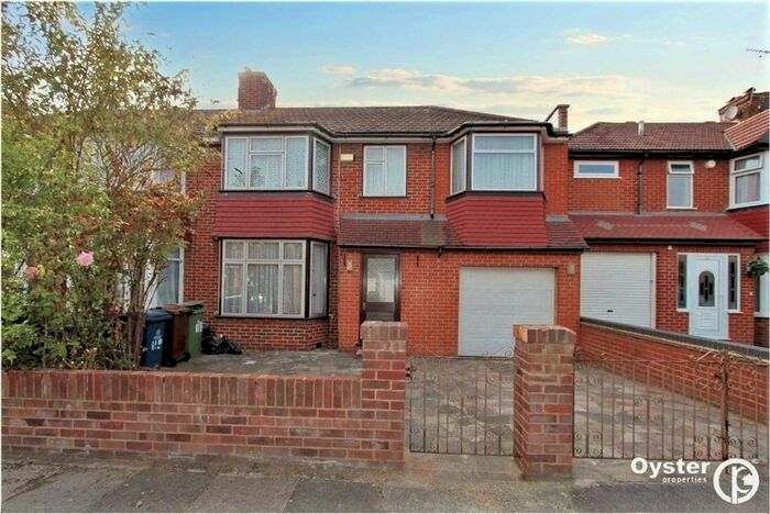 4 Bedroom Semi-Detached House To Rent In Wetheral Drive, Stanmore, HA7