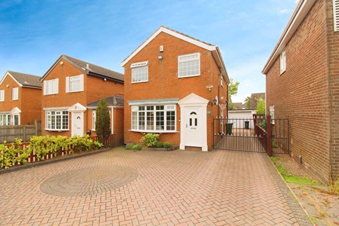 4 Bedroom Detached House To Rent In Red Hall Lane, Leeds, West Yorkshire, LS14