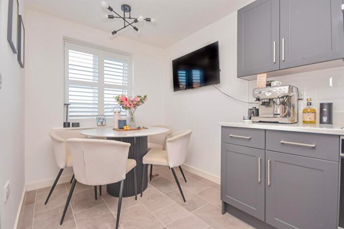 4 Bedroom Semi Detached House For Sale In Stork Lane, Rothwell, Kettering, NN14