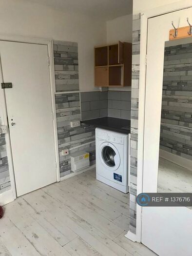 Studio To Rent In Bruce Castle Road, London, N17