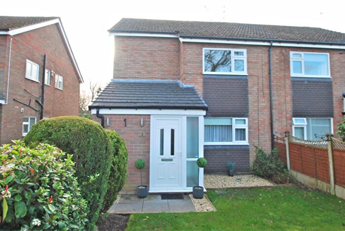 2 Bedroom Duplex To Rent In Bridle Court, Woodford, Stockport, SK7