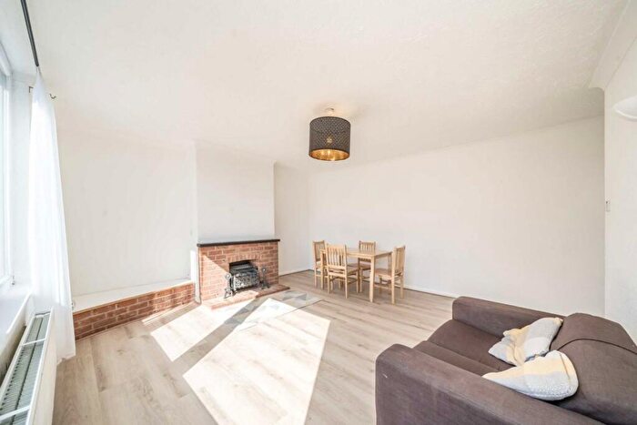 1 Bedroom Flat To Rent In Highgate Edge, East Finchley, N2