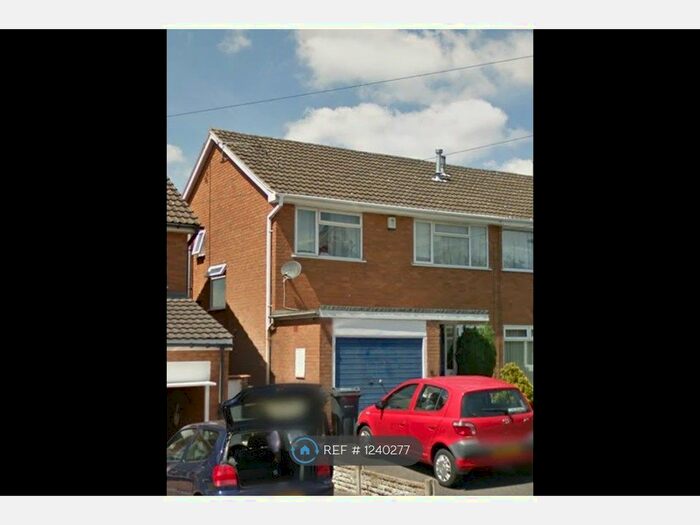 3 Bedroom Semi-Detached House To Rent In Metchley Court, Birmingham, B17