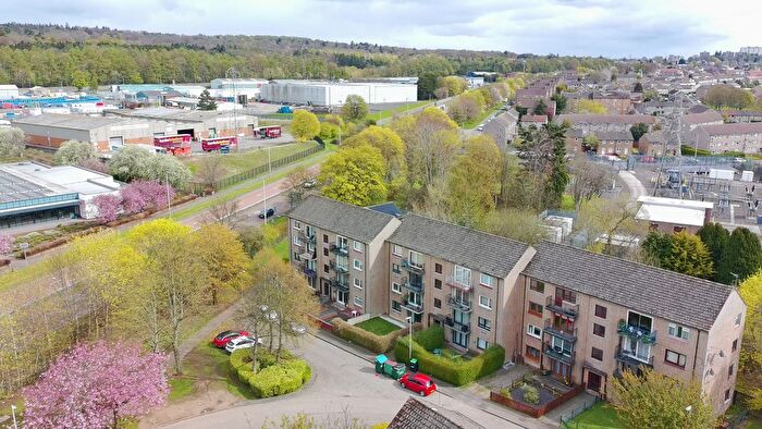 3 Bedroom Flat To Rent In Denhead Crescent, Dundee, DD2