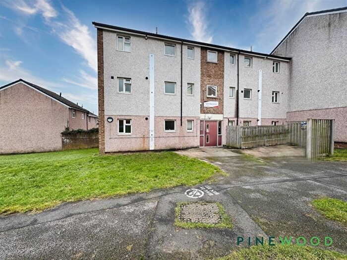 1 Bedroom Flat For Sale In Harehill Road, Grangewood, Chesterfield, Derbyshire, S40