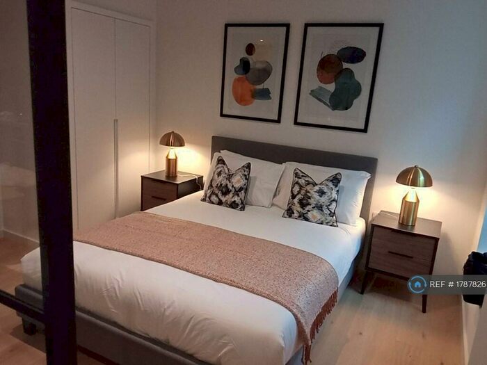 Studio To Rent In Goodluck Hope Walk, London, E14