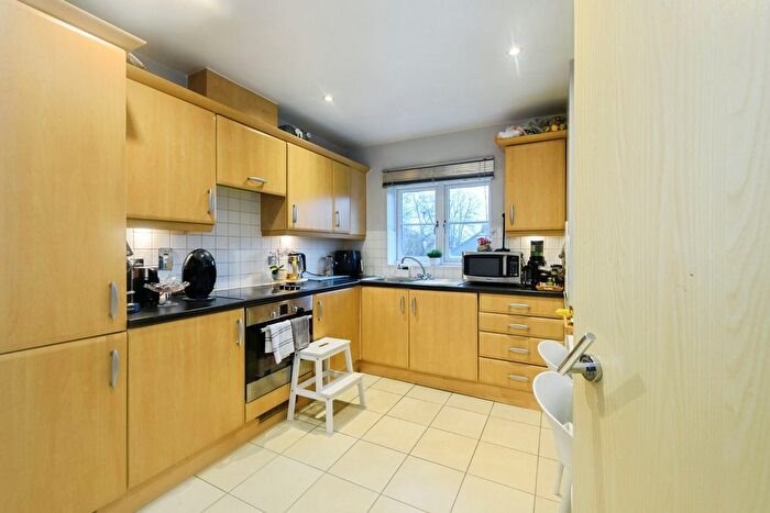2 Bedroom Flat For Sale In Cheam Road, Sutton, SM1