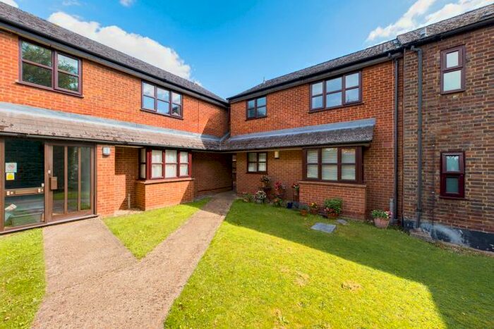 1 Bedroom Maisonette To Rent In Spring Gardens Road, High Wycombe, HP13