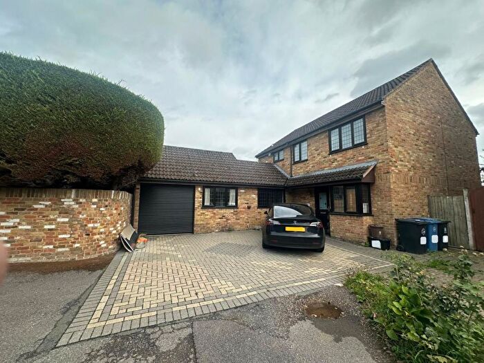 4 Bedroom Detached House To Rent In Iver, Buckinghamshire, SL0