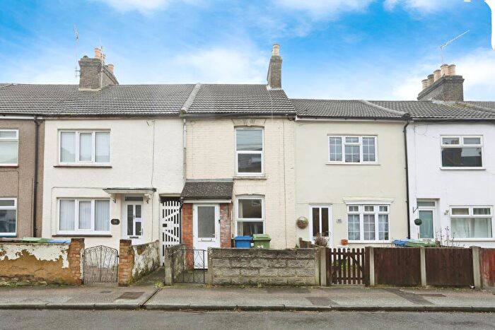 2 Bedroom Terraced House For Sale In Goodnestone Road, Sittingbourne, Kent, ME10