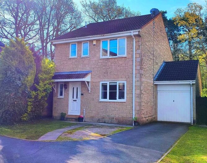 3 Bedroom Detached House For Sale In Forbes Close, Heathfield, Newton Abbot, Devon, TQ12