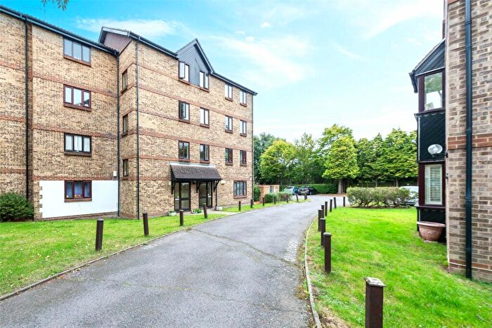 2 Bedroom Apartment To Rent In Chalkstone Close, Welling, Kent, DA16