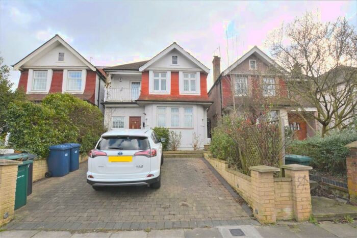 5 Bedroom Detached House To Rent In Station Road, Hendon, NW4