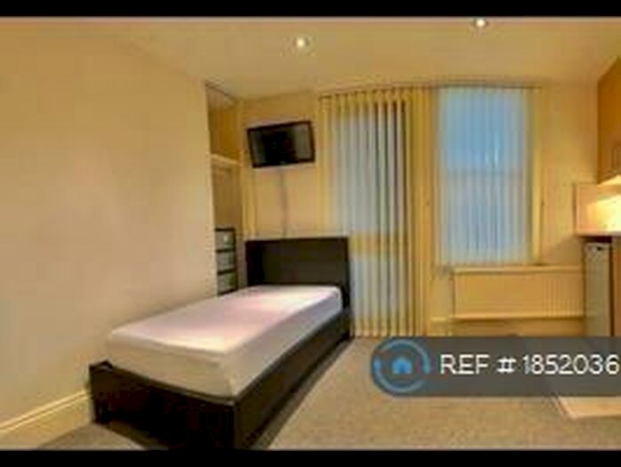 Studio To Rent In Strawberry Dale, Harrogate, HG1