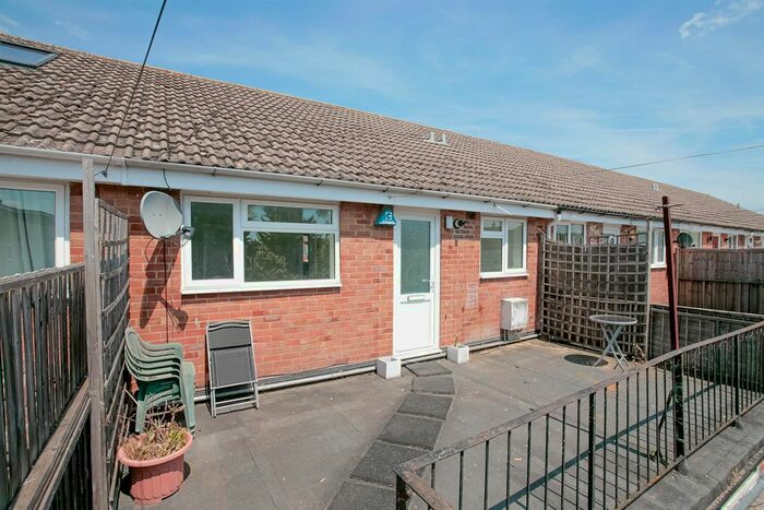 2 Bedroom Flat To Rent In Common View, Main Street, Grove, Wantage, OX12