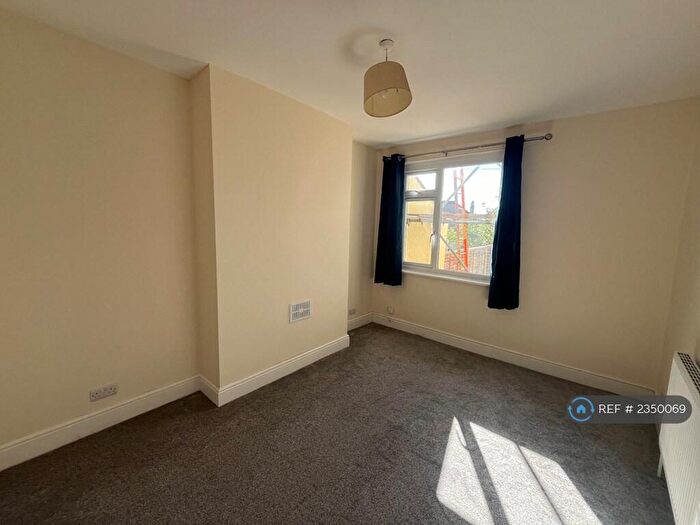 4 Bedroom Terraced House To Rent In Grove Park Avenue, Bristol, BS4