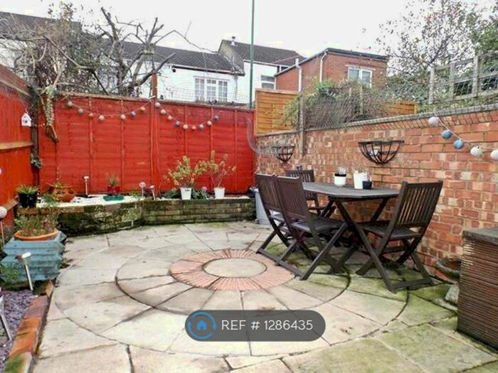 2 Bedroom Terraced House To Rent In Dover Street, Southampton, SO14