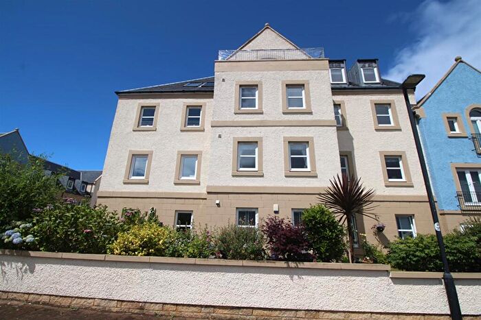 2 Bedroom Flat For Sale In Cromarty Grove, Inverkip, PA16