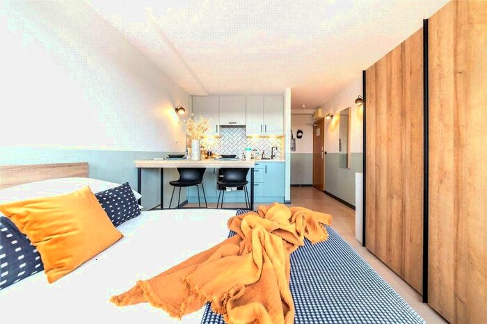 Studio To Rent In Uncle Stockwell, Courland Grove, London, SW8