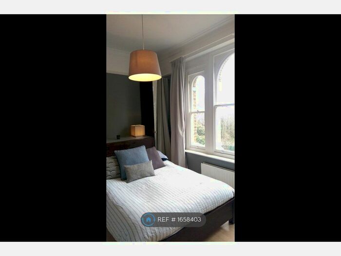 3 Bedroom Flat To Rent In Tressillian Road, London, SE4