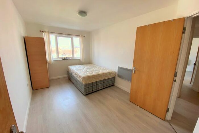 2 Bedroom Flat For Sale In Hever Hall, Conisbrough Keep, Coventry, CV1