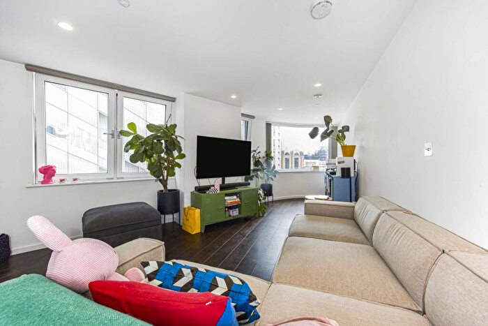 2 Bedroom Flat To Rent In City Road, Old Street, EC1V