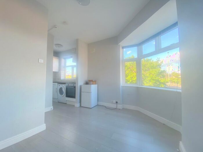 1 Bedroom Flat To Rent In Burnt Oak Broadway, Edgware, HA8