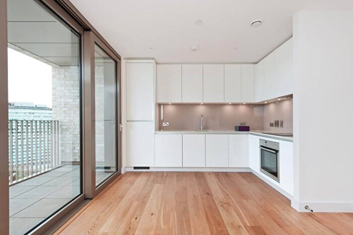 2 Bedroom Flat For Sale In Caithness Walk, Central Croydon, Surrey, CR0