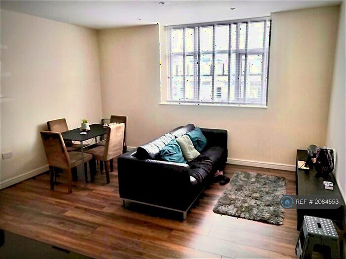 1 Bedroom Flat To Rent In Commercial Road, Swindon, SN1