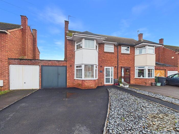 3 Bedroom Semi Detached House For Sale In Oxstalls Way, Longlevens, Gloucester, GL2