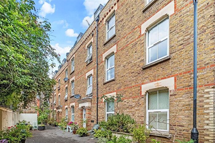 2 Bedroom Flat To Rent In South Lambeth Road, Vauxhall, SW8