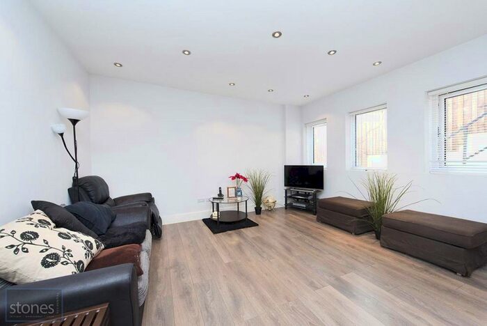 1 Bedroom Apartment To Rent In Holden Road, Woodside Park, London, N12