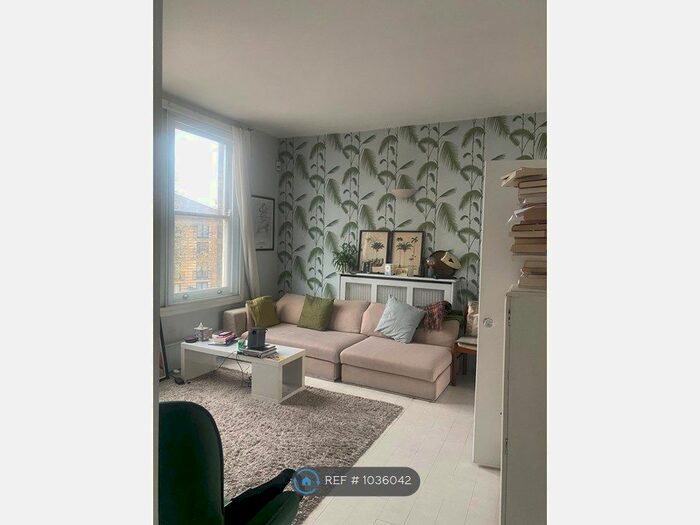 2 Bedroom Flat To Rent In Dalston Lane, London, E8