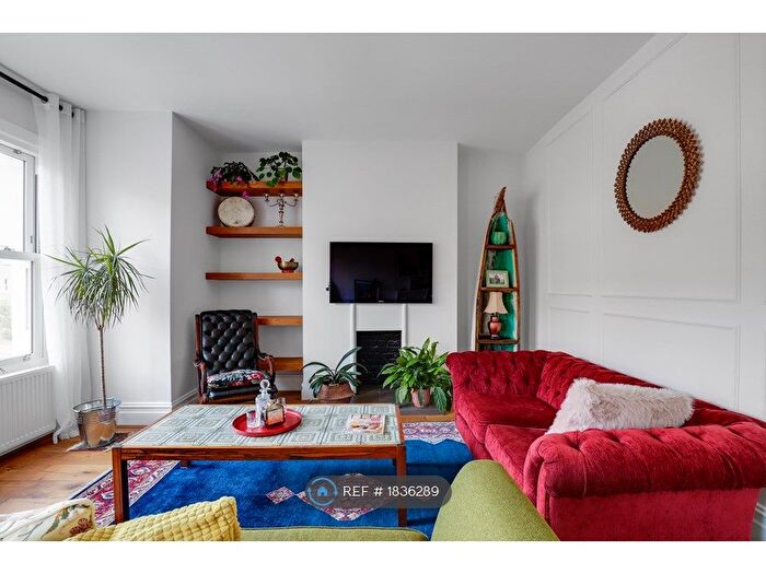 2 Bedroom Maisonette To Rent In Telford Avenue, London, SW2