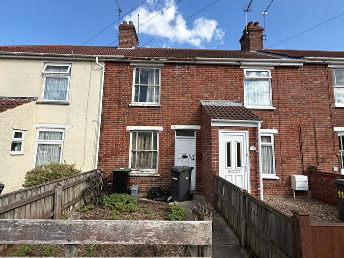 2 Bedroom Terraced House For Sale In Somerton Avenue, Lowestoft, NR32