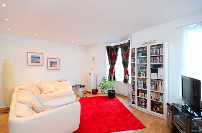 1 Bedroom Flat To Rent In Vant Road, Tooting, London, SW17