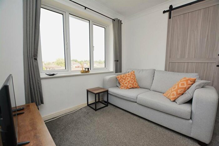 1 Bedroom Flat For Sale In Longfield Drive, Colliers Wood Borders, CR4