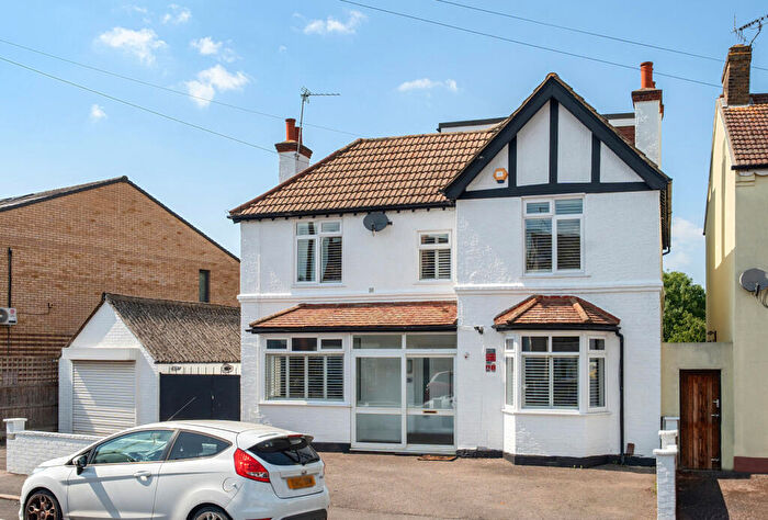 4 Bedroom Detached House For Sale In Wood Street, Mitcham, CR4