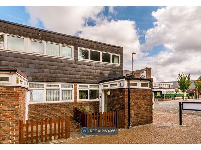 2 Bedroom Semi-Detached House To Rent In Blenheim Gardens, London, SW2