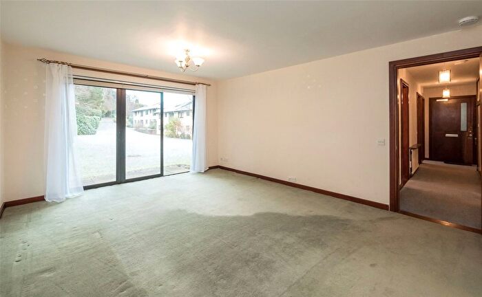 3 Bedroom Flat To Rent In Southbank Court, Edinburgh, EH4