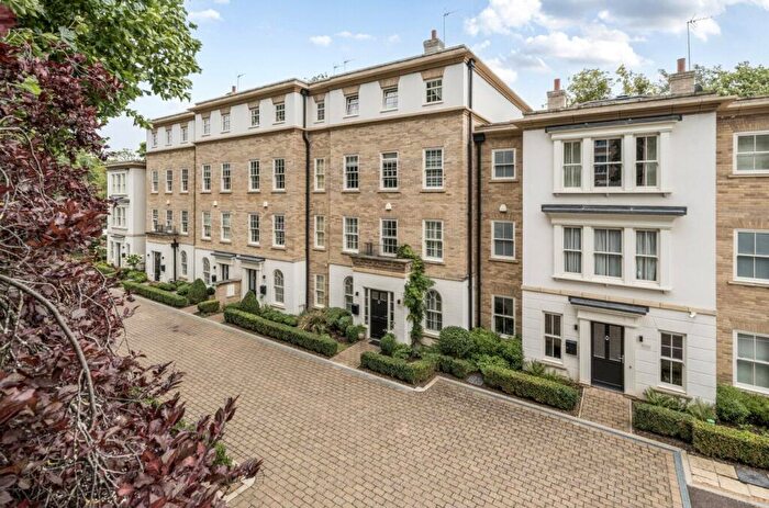 5 Bedroom Town House For Sale In The Aviary, Shirehall Way, Bury St Edmunds, Suffolk, IP33
