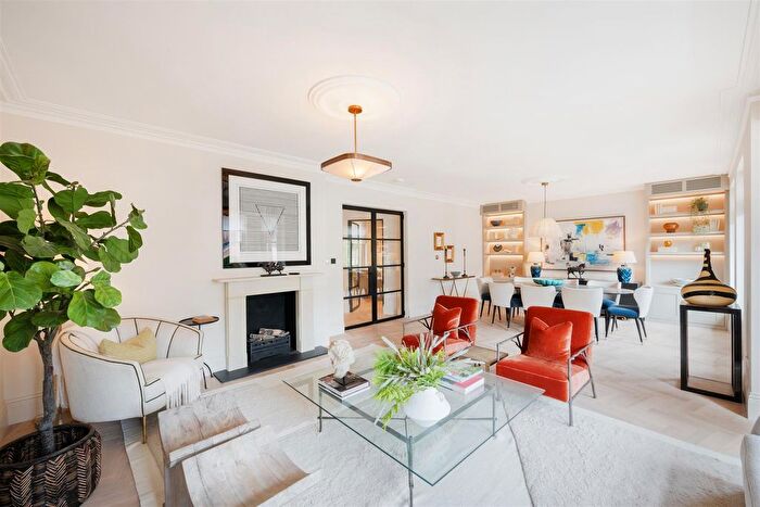 3 Bedroom Flat For Sale In Drayton Gardens, Chelsea ., SW10