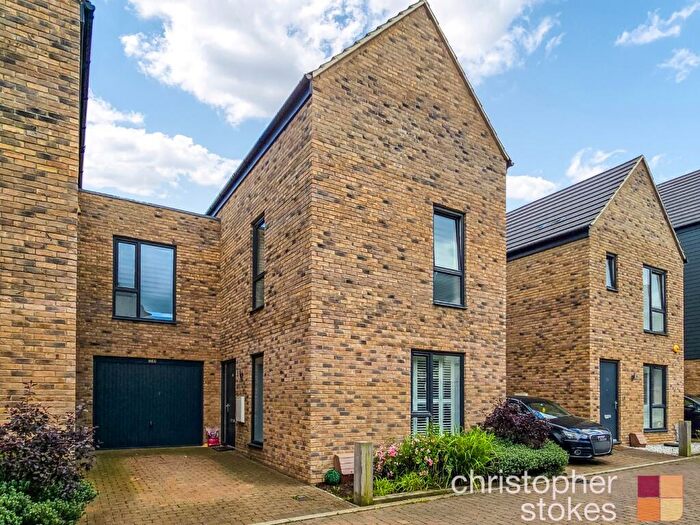 4 Bedroom Link Detached House For Sale In Markwick Avenue, Cheshunt, Waltham Cross, Hertfordshire, EN8